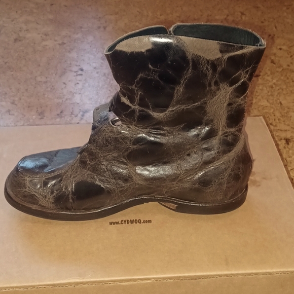 CYDWOQ Handmade Three Buckle Distressed Black Boots Size 6 (36.5), NIB with Bag - Picture 6 of 15